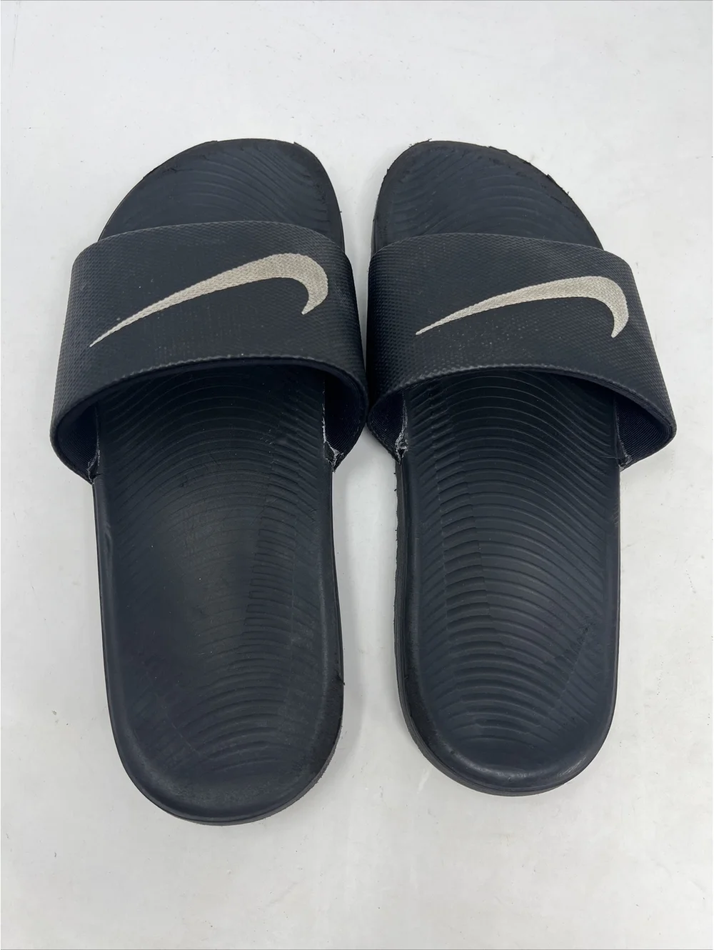 Lot of 6 pairs of kids youth sandals flip flops slides NIKE size 13 1Y 6Y & more